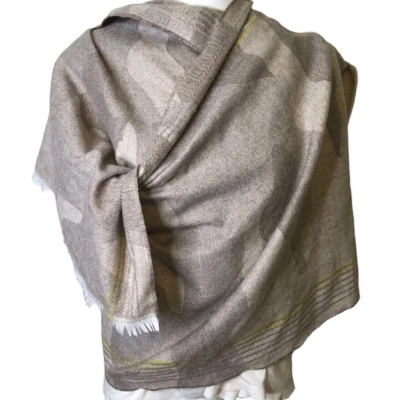Gap Scarf Wrap Oversized Tan Touch Of Yellow Very Soft Wrap - Picture 4 of 13